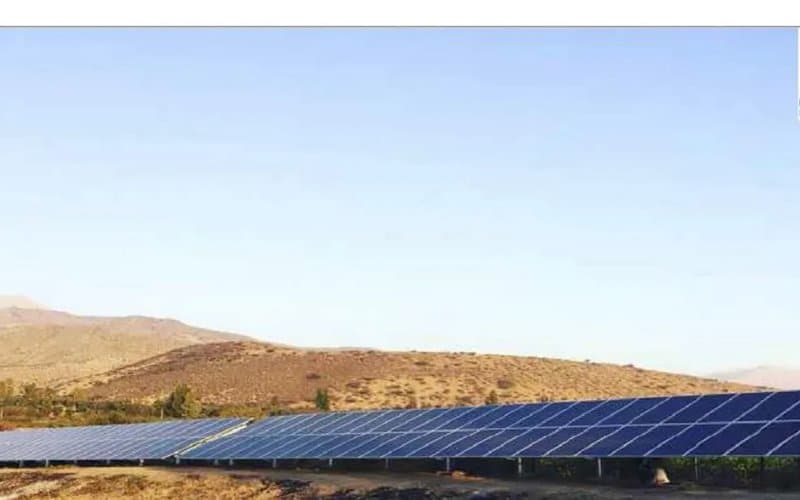 Sistema solar de 30 kWp de SolarPro junto al tranque de riego Los Canales en Los Andes, financiado vía INDAP